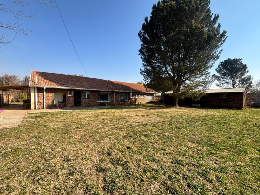4 Bedroom Property for Sale in Roosheuwel North West
